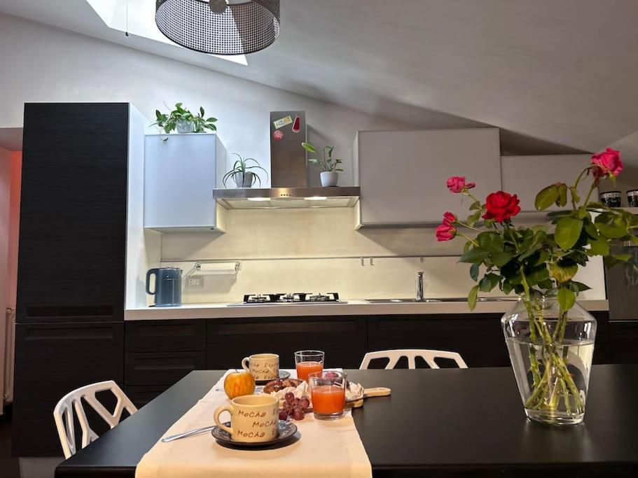 Elegante Appartamento Privato In Palazzo Storico Del XVIII - Pieno Centro Nicosia Exterior foto