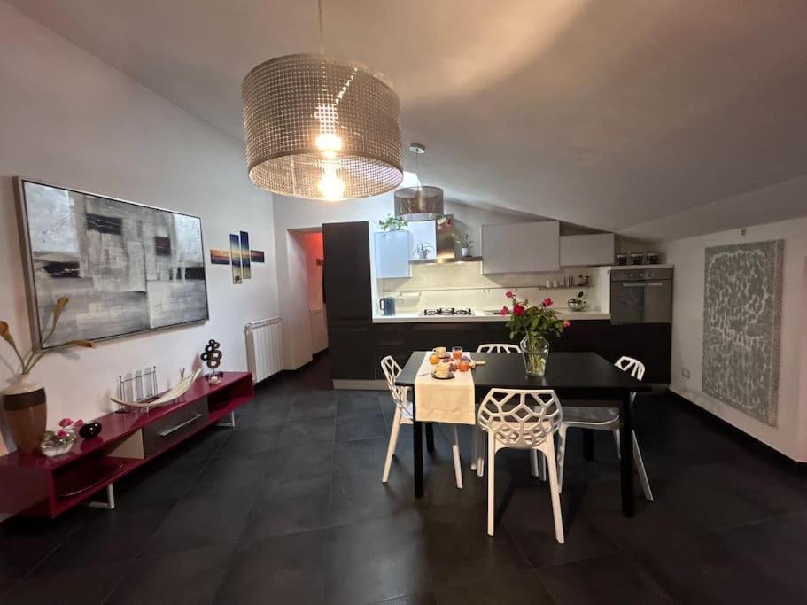 Elegante Appartamento Privato In Palazzo Storico Del XVIII - Pieno Centro Nicosia Exterior foto