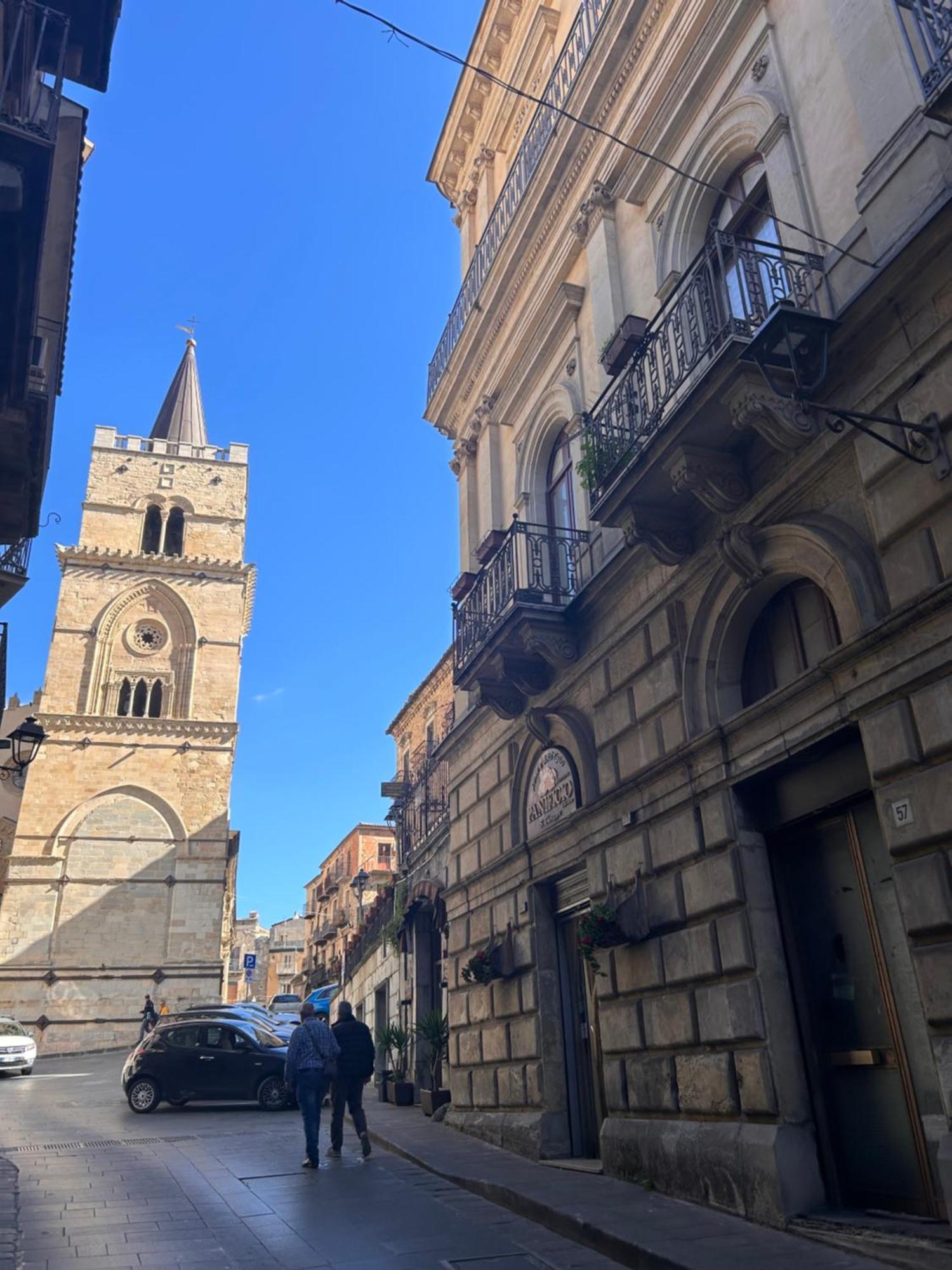Elegante Appartamento Privato In Palazzo Storico Del XVIII - Pieno Centro Nicosia Exterior foto